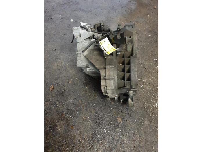 Gebruikte Versnellingsbak Ford Kuga I 2.0 TDCi 16V 4x4 Prijs € 682,50 Margeregeling aangeboden door van de Bunte Teuge B.V.