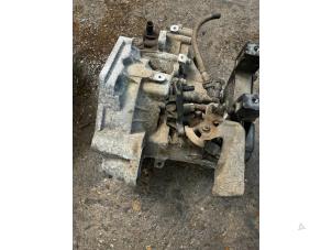 Gebruikte Versnellingsbak Volkswagen Polo V (6R) 1.6 TDI 16V 105 Prijs € 367,50 Margeregeling aangeboden door van de Bunte Teuge B.V.