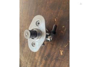 Gebruikte Benzinepomp BMW 4 serie (F32) 418i 1.5 TwinPower Turbo 12V Prijs € 131,25 Margeregeling aangeboden door van de Bunte Teuge B.V.