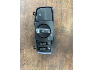 Gebruikte Schakelaar Licht BMW 1 serie (F21) 116i 1.6 16V Prijs € 36,75 Margeregeling aangeboden door van de Bunte Teuge B.V.