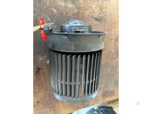 Gebruikte Aanjager Nissan Qashqai (J11) 1.2 DIG-T 16V Prijs € 78,75 Margeregeling aangeboden door van de Bunte Teuge B.V.