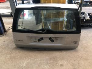 Gebruikte Achterklep Volvo V70 (SW) 2.4 D5 20V Prijs € 157,50 Margeregeling aangeboden door van de Bunte Teuge B.V.