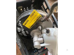 Gebruikte Rembekrachtiger Kia Picanto (TA) 1.2 16V Prijs € 52,50 Margeregeling aangeboden door van de Bunte Teuge B.V.