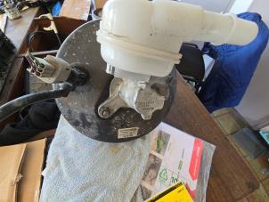 Gebruikte Rembooster Ford Fiesta 6 (JA8) 1.0 EcoBoost 12V 100 Prijs € 52,50 Margeregeling aangeboden door van de Bunte Teuge B.V.