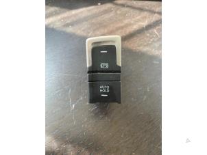 Gebruikte Handrem schakelaar Volkswagen Golf Sportsvan (AUVS) 1.5 TSI Evo BlueMotion 16V Prijs € 15,75 Margeregeling aangeboden door van de Bunte Teuge B.V.