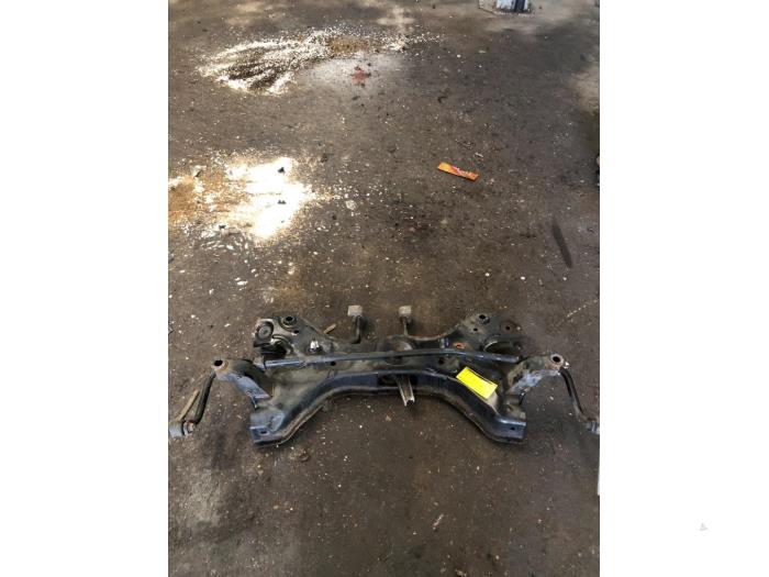 Gebruikte Subframe Volkswagen Up! (121) 1.0 12V 60 Prijs € 105,00 Margeregeling aangeboden door van de Bunte Teuge B.V.