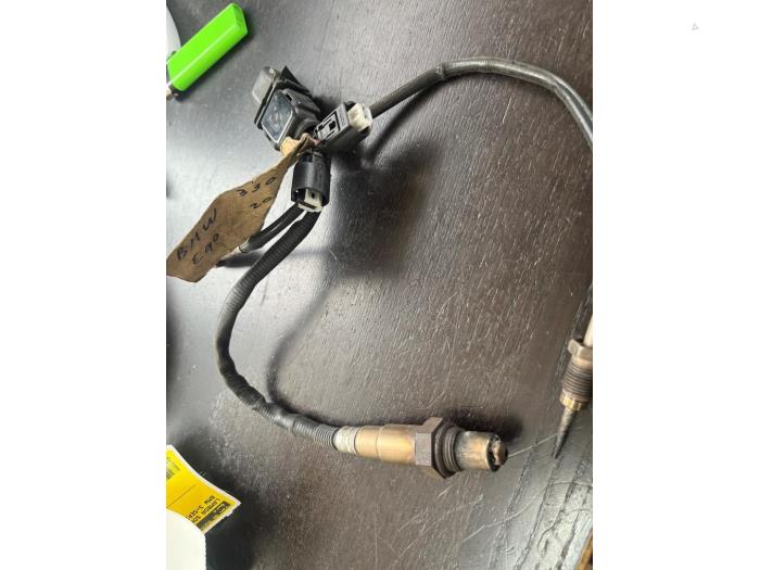 Gebruikte Lambda Sonde BMW 3 serie (E90) 320d 16V Edition Fleet Prijs € 31,50 Margeregeling aangeboden door van de Bunte Teuge B.V.