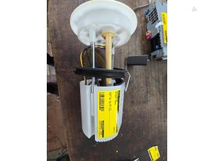 Gebruikte Benzinepomp Volkswagen Golf VI (5K1) 1.4 16V Prijs € 52,50 Margeregeling aangeboden door van de Bunte Teuge B.V.