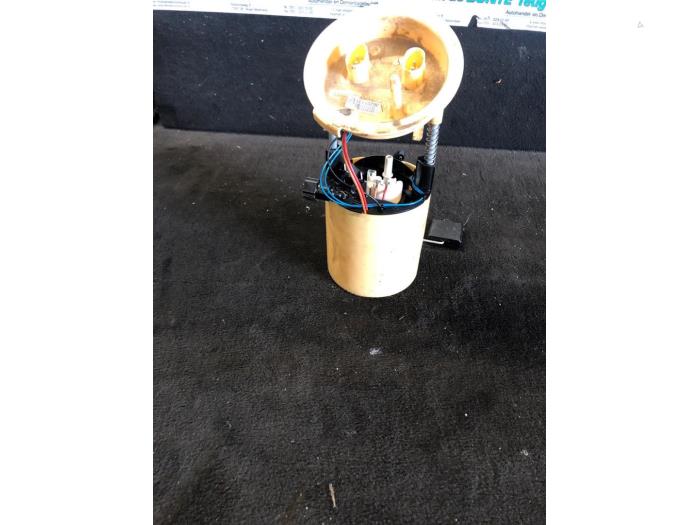Gebruikte Tank element Pomp BMW 1 serie (E87/87N) 116d 16V Prijs € 52,50 Margeregeling aangeboden door van de Bunte Teuge B.V.