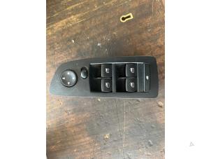 Gebruikte Combischakelaar ramen BMW 1 serie (E87/87N) 116d 16V Prijs € 52,50 Margeregeling aangeboden door van de Bunte Teuge B.V.