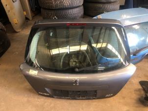 Gebruikte Achterklep Peugeot 207/207+ (WA/WC/WM) 1.4 16V Vti Prijs € 131,25 Margeregeling aangeboden door van de Bunte Teuge B.V.