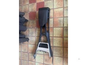 Gebruikte Middenconsoles BMW 1 serie (E87/87N) 116i 2.0 16V Prijs € 105,00 Margeregeling aangeboden door van de Bunte Teuge B.V.