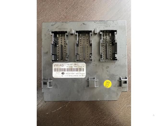 Gebruikte BCM Volkswagen Golf VI (5K1) 1.4 TSI 122 16V Prijs € 105,00 Margeregeling aangeboden door van de Bunte Teuge B.V.