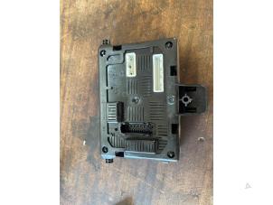 Gebruikte BCM Renault Clio III (BR/CR) 1.6 16V Prijs € 52,50 Margeregeling aangeboden door van de Bunte Teuge B.V.