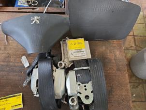 Gebruikte Airbag set Peugeot 107 1.0 12V Prijs € 183,75 Margeregeling aangeboden door van de Bunte Teuge B.V.