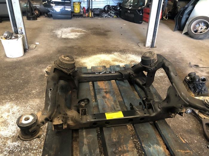 Gebruikte Subframe Mercedes ML II (164/4JG) 3.0 ML-280 CDI 4-Matic V6 24V Prijs € 157,50 Margeregeling aangeboden door van de Bunte Teuge B.V.