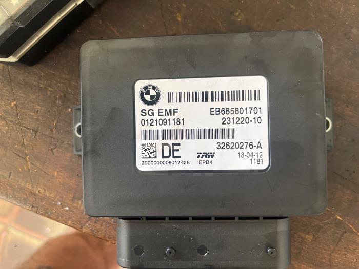 Gebruikte Handrem Module BMW 5 serie Touring (F11) 520d 16V Prijs € 52,50 Margeregeling aangeboden door van de Bunte Teuge B.V.
