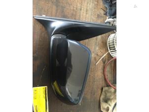 Gebruikte Spiegel Buiten links BMW 5 serie Touring (F11) 520d 16V Prijs € 157,50 Margeregeling aangeboden door van de Bunte Teuge B.V.