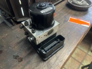 Gebruikte ABS Pomp Mini Mini Cooper S (R53) 1.6 16V Prijs € 157,50 Margeregeling aangeboden door van de Bunte Teuge B.V.