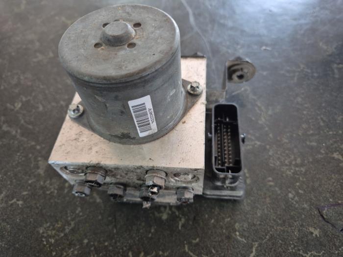 Gebruikte ABS Pomp Volkswagen Tiguan (5N1/2) 1.4 TSI 16V Prijs € 262,50 Margeregeling aangeboden door van de Bunte Teuge B.V.