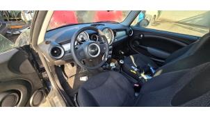 Gebruikte Airbag set + dashboard Mini Mini (R56) 1.6 16V Cooper Prijs € 420,00 Margeregeling aangeboden door van de Bunte Teuge B.V.