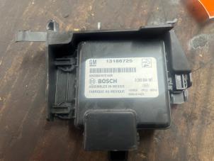 Gebruikte Module PDC Opel Corsa D 1.4 Euro 5 Prijs € 52,50 Margeregeling aangeboden door van de Bunte Teuge B.V.