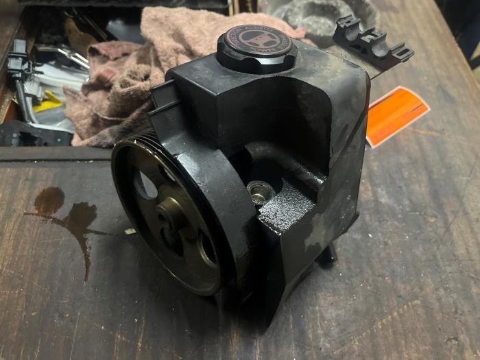 Gebruikte Servopomp Peugeot 206 (2A/C/H/J/S) 1.4 XR,XS,XT,Gentry Prijs € 52,50 Margeregeling aangeboden door van de Bunte Teuge B.V.