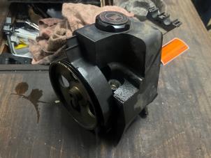 Pomp Servo van een Peugeot 206 (2A/C/H/J/S) 1.4 XR,XS,XT,Gentry 2006