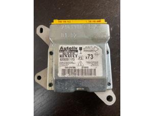 Gebruikte Airbag Module Renault Vel Satis (BJ) 2.0 16V Turbo Prijs € 78,75 Margeregeling aangeboden door van de Bunte Teuge B.V.