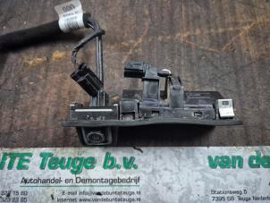 Gebruikte Achteruitrij Camera Kia Sorento III (UM) 2.2 CRDi 16V VGT 4x4 Prijs € 183,75 Margeregeling aangeboden door van de Bunte Teuge B.V.