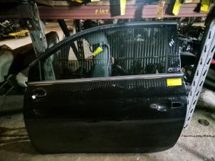 Gebruikte Portier 2Deurs links Fiat 500C (312) 0.9 TwinAir 105 Prijs € 367,50 Margeregeling aangeboden door van de Bunte Teuge B.V.