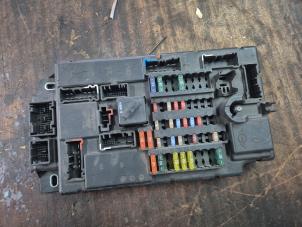 Gebruikte Zekeringkast Mini Mini (R56) 1.6 16V Cooper Prijs € 105,00 Margeregeling aangeboden door van de Bunte Teuge B.V.