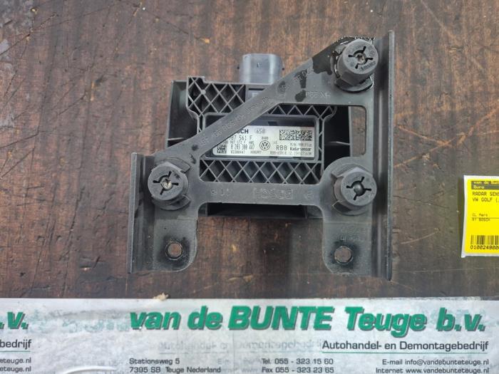 Gebruikte Radar sensor Volkswagen Golf VII (AUA) 1.4 GTE 16V Prijs € 309,75 Margeregeling aangeboden door van de Bunte Teuge B.V.