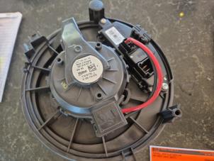 Gebruikte Kachel Ventilatiemotor Volkswagen Golf VII (AUA) 1.4 TSI 16V Prijs € 52,50 Margeregeling aangeboden door van de Bunte Teuge B.V.