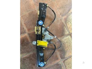 Gebruikte Ruitmechaniek 4Deurs links-voor Opel Insignia 1.4 Turbo 16V Ecotec Prijs € 52,50 Margeregeling aangeboden door van de Bunte Teuge B.V.