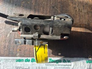 Gebruikte Opvoerpomp Volkswagen Transporter T5 2.0 TDI BlueMotion Prijs € 52,50 Margeregeling aangeboden door van de Bunte Teuge B.V.