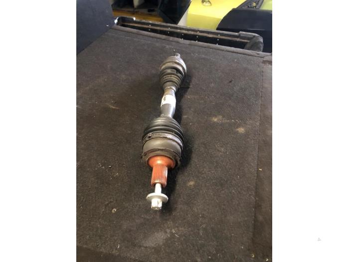 Usados Steekas links-voor Mercedes A (W176) 1.6 A-180 16V Precio € 99,75 Norma de margen ofrecido por van de Bunte Teuge B.V.
