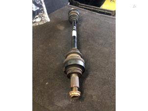 Gebruikte Aandrijfas links-achter BMW 1 serie (F20) 116i 1.6 16V Prijs € 105,00 Margeregeling aangeboden door van de Bunte Teuge B.V.