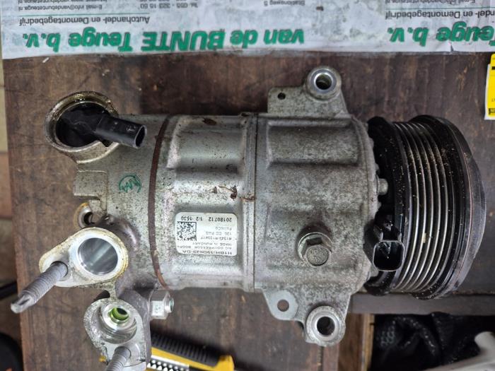 Gebruikte Pomp Airco Ford EcoSport (JK8) 1.0 EcoBoost 12V 125 Prijs € 157,50 Margeregeling aangeboden door van de Bunte Teuge B.V.