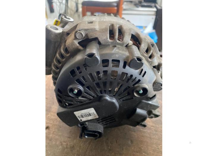 Dynamo van een Mercedes-Benz ML II (164/4JG) 3.0 ML-280 CDI 4-Matic V6 24V 2009