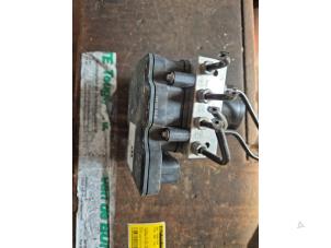 Gebruikte ABS Computer Fiat 500 (312) 1.2 Prijs € 105,00 Margeregeling aangeboden door van de Bunte Teuge B.V.