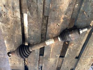 Gebruikte Steekas links-voor Peugeot Partner (GC/GF/GG/GJ/GK) 1.6 HDI 90 Prijs € 52,50 Margeregeling aangeboden door van de Bunte Teuge B.V.