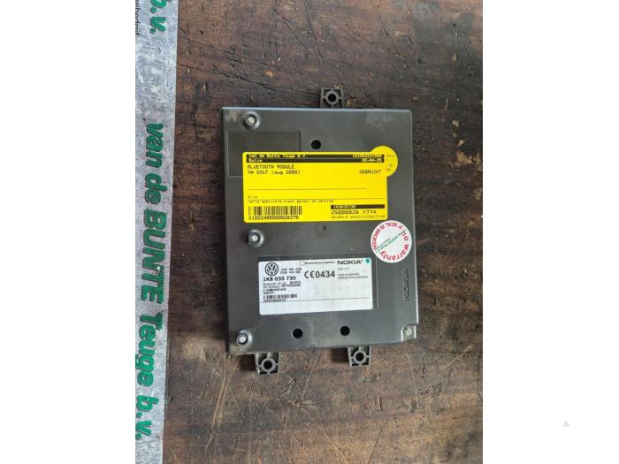 Gebruikte Bluetooth module Volkswagen Golf V (1K1) 1.4 TSI 122 16V Prijs € 78,75 Margeregeling aangeboden door van de Bunte Teuge B.V.