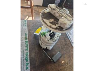 Gebruikte Benzinepomp Renault Modus/Grand Modus (JP) 1.2 16V TCE 100 Prijs € 47,25 Margeregeling aangeboden door van de Bunte Teuge B.V.