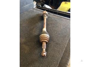 Gebruikte Aandrijfas links-voor Renault Clio IV (5R) 0.9 Energy TCE 90 12V Prijs € 52,50 Margeregeling aangeboden door van de Bunte Teuge B.V.