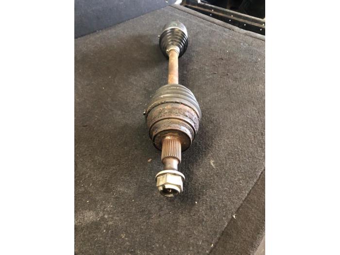 Gebruikte Steekas links-voor Mercedes ML II (164/4JG) 3.0 ML-320 CDI 4-Matic V6 24V Prijs € 78,75 Margeregeling aangeboden door van de Bunte Teuge B.V.