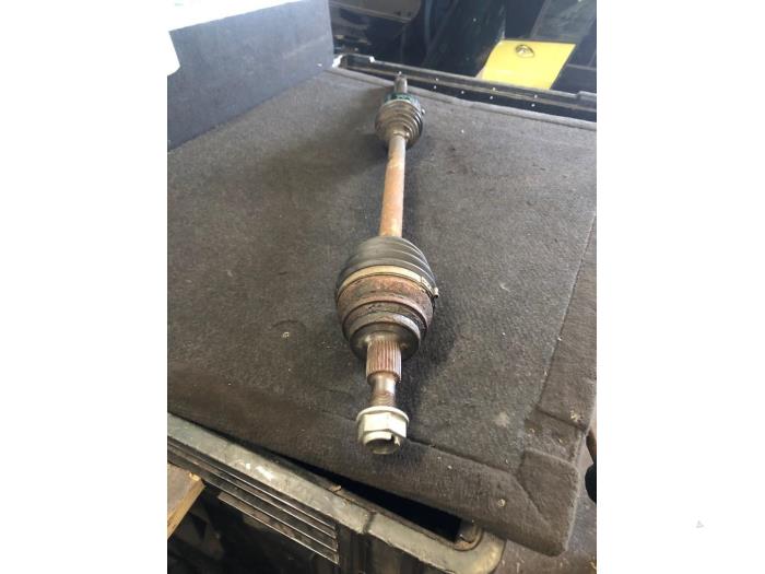 Gebruikte Steekas rechts-voor Mercedes ML II (164/4JG) 3.0 ML-320 CDI 4-Matic V6 24V Prijs € 78,75 Margeregeling aangeboden door van de Bunte Teuge B.V.