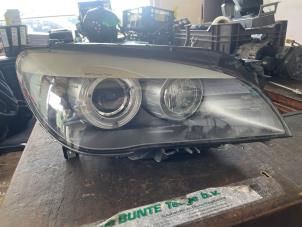 Gebruikte Koplamp rechts BMW 7 serie (F01/02/03/04) 750i,Li xDrive V8 32V Prijs € 682,50 Margeregeling aangeboden door van de Bunte Teuge B.V.