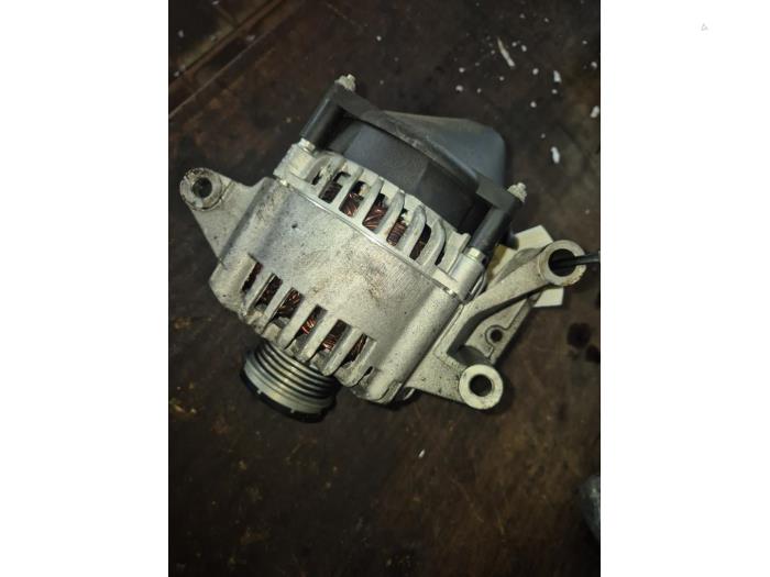 Gebruikte Dynamo Ford Mondeo III Wagon 1.8 16V Prijs € 52,50 Margeregeling aangeboden door van de Bunte Teuge B.V.