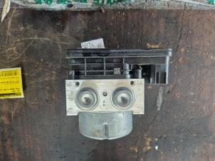 Gebruikte ABS Pomp Ford Grand C-Max (DXA) 1.0 Ti-VCT EcoBoost 12V 125 Prijs € 309,75 Margeregeling aangeboden door van de Bunte Teuge B.V.